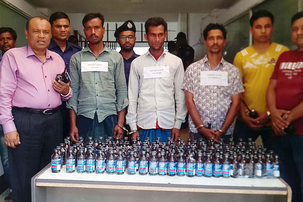 টাঙ্গাইলে ফেন্সিডিলসহ তিন মাদক ব্যবসায়ী গ্রেফতার