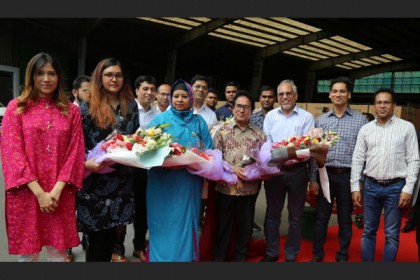 
ওয়ালটন কারখানা পরিদর্শনে এনবিআর চেয়ারম্যান