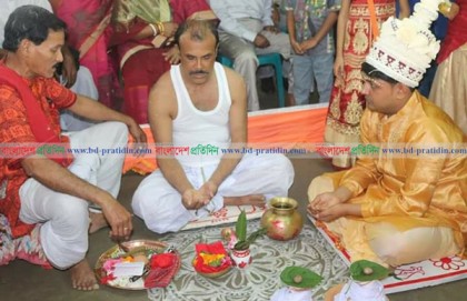 ঝালকাঠিতে স্কুলশিক্ষকের বাল্যবিয়ে!