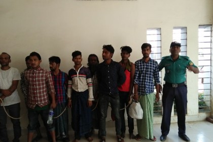 টঙ্গীতে ১০ মাদক কারবারি আটক

