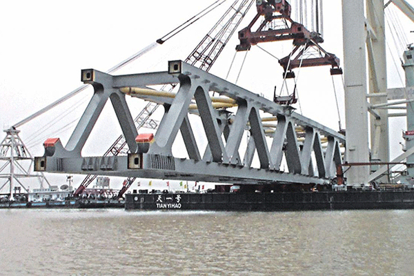 ক্রেনের যান্ত্রিক ত্রুটির কারণে শুক্রবার বসানো হচ্ছে পদ্মা সেতুর স্প্যান