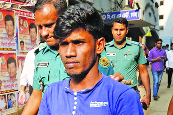 তরুণীকে ধাক্কা দিয়ে পালাতে গিয়ে চাপা দেয় আবরারকে
