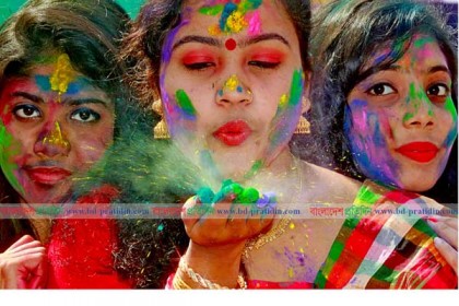 বগুড়ায় নানা আয়োজনে দোল উৎসব পালিত