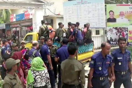লক্ষ্মীপুরে ৫ উপজেলায় নির্বাচন কাল, পাঠান হচ্ছে নির্বাচনী সরঞ্জাম