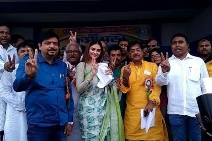মাজার-মন্দির ঘুরে নির্বাচনী প্রচারণা শুরু করলেন নুসরাত