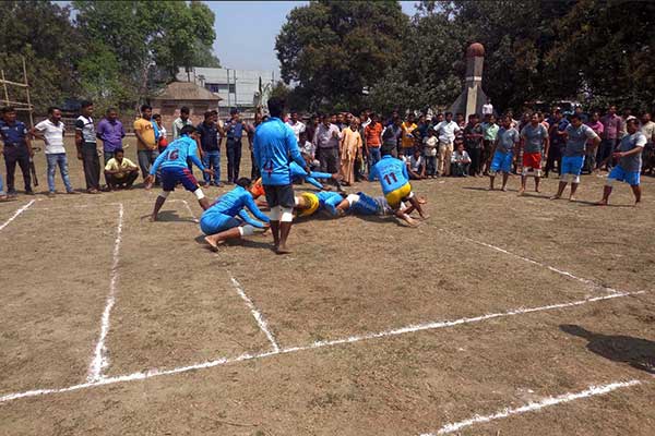 বীরগঞ্জে ইউনিয়নভিত্তিক কাবাডি প্রতিযোগিতায় উপচেপড়া ভিড়
