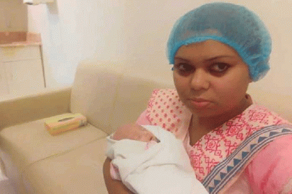 কন্যাসন্তান নিয়ে বাড়ি ফিরলেন নারায়ণগঞ্জের সেই ইউএনও