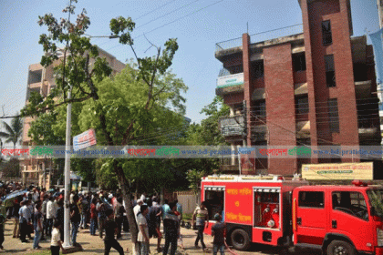 খুলনায় স্কুল ভবনে আগুন