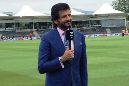 এবার আইপিএলের ধারাভাষ্যে আতহার আলী খান