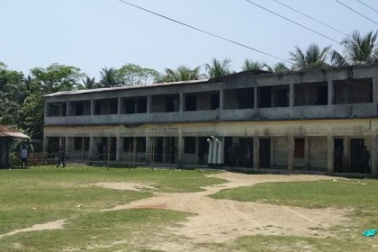লক্ষ্মীপুরে ৫ ঘণ্টায় ১২ পার্সেন্ট ভোট!