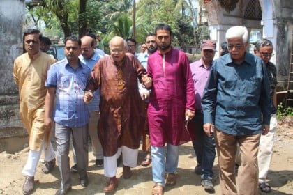 ২০০ বছরের ঐতিহাসিক স্থাপনা রক্ষার পক্ষে মুহিত

