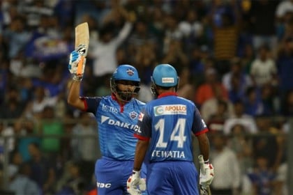 পান্তের ঝড়ো ব্যাটিংয়ে উড়ে গেল মুম্বাই