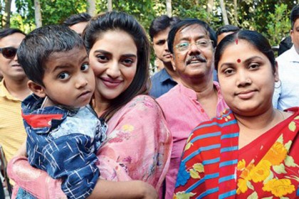 প্রত্যাশা মেটালেন না ‘নেত্রী’ নুসরাত 