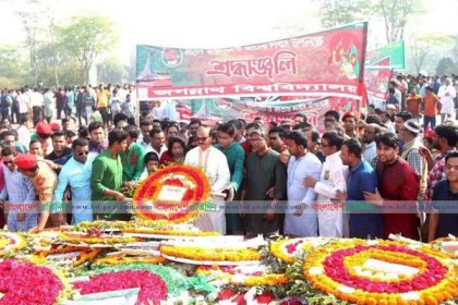 জাতীয় স্মৃতিসৌধে জবির শ্রদ্ধা নিবেদন