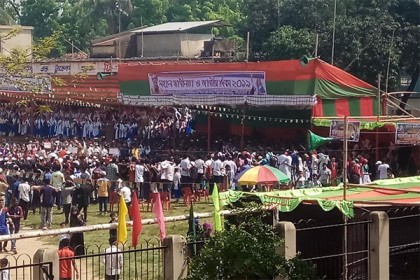 চট্টগ্রামে ফুলেল শ্রদ্ধায় জাতির শ্রেষ্ঠ সন্তানদের স্মরণ