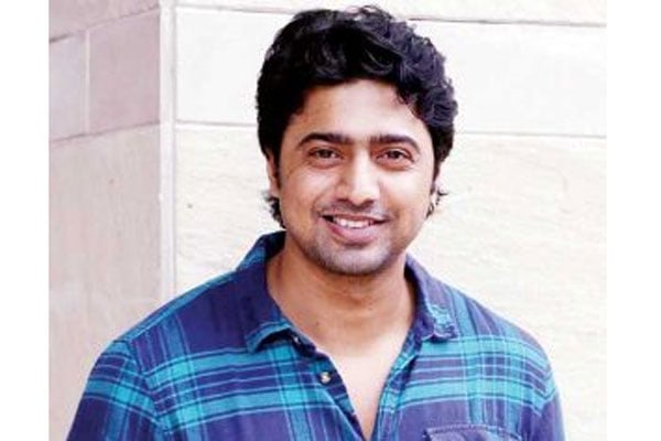 সংসদের আঙিনায় মমতার ‘স্টার’ সাংসদরা ডাহা ফেল! 