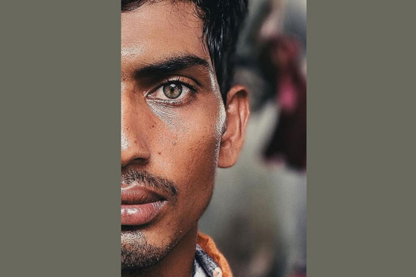 মালয়েশিয়া প্রবাসী বাংলাদেশি শ্রমিকের চোখে মজেছে বিশ্ব!