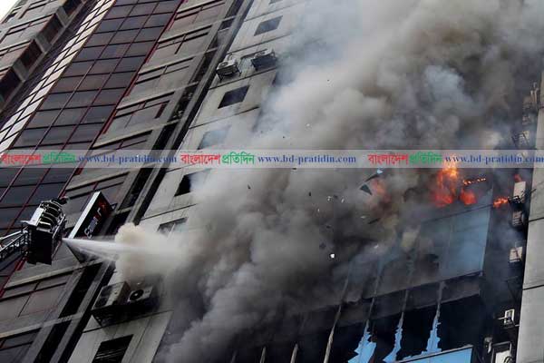 ‘মা দম বন্ধ হয়ে আসছে’