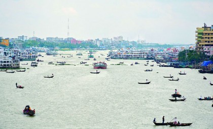 রাতে সদরঘাট-গাবতলী রুটে নৌযান চলাচল নিষেধ