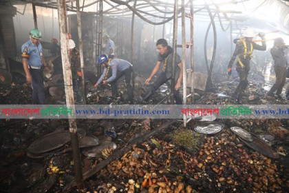 গুলশানে আগুন: মার্কেট কর্তৃপক্ষকে ৩/৪ বার নোটিশ দিয়েছিল ফায়ার সার্ভিস