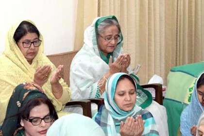 দাদার মিলাদ ও দোয়া মাহফিলে প্রধানমন্ত্রীর যোগদান