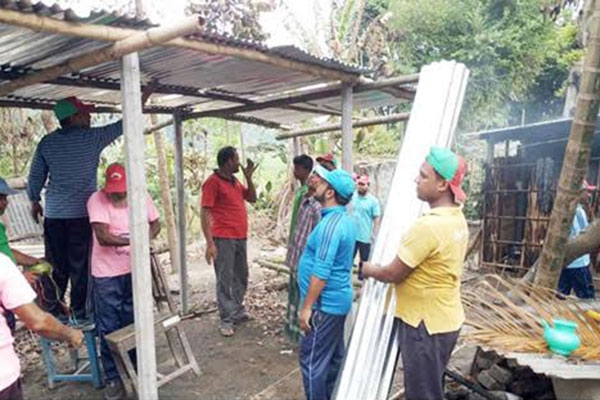 ফরিদপুরে ঘর পেল দরিদ্র রিজু