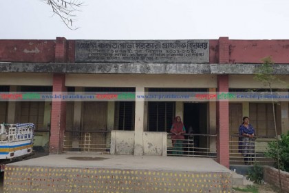 সোয়া ১ ঘণ্টায় একটা নারী ভোটও পড়েনি