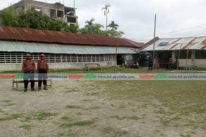 মোরেলগঞ্জেও একই অবস্থা, বেশিরভাগ ফাঁকা