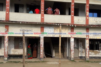 নোয়াখালীতে ভোটার উপস্থিতি নেই বললেই চলে