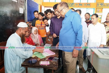সাংসদ বললেন, 'ভোটার উপস্থিতি তুলনামূলক কম'