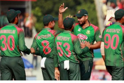 মোস্তাফিজের নিচে নেমে গেলেন মাশরাফি-মাহমুদুল্লাহ-সৌম্য