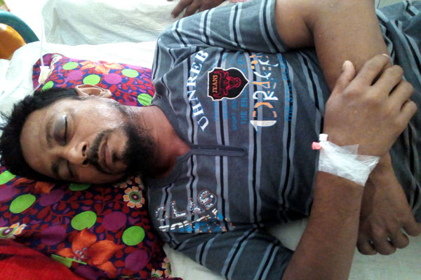 গৃহকর্তার হাত পা বেধে নিয়ে স্বর্ণালংকার ও নগদ টাকা লুট 