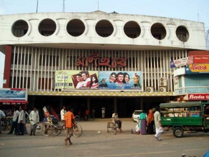 সিনেমা হল বন্ধের ঘোষণা প্রত্যাহার 