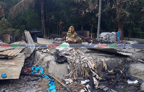 মাদারীপুরে খুনের ঘটনার জের ধরে বাড়ি লুট ও অগ্নিসংযোগ 