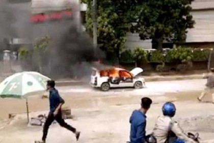 রাজধানীতে চলন্ত প্রাইভেটকারে হঠাৎ আগুন