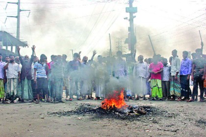 পাটকল শ্রমিকদের তৃতীয় দিনের ধর্মঘট চলছে