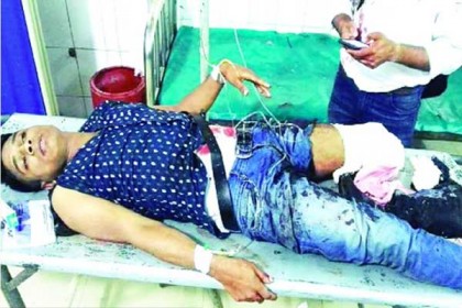 গ্রিনলাইনের ম্যানেজারকে হাইকোর্টে তলব, রাসেলকে ক্ষতিপূরণ না দিলে গাড়ি জব্দ