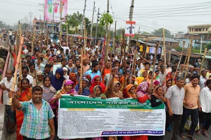 রাজশাহীতে পাটকল শ্রমিকদের আন্দোলন, দুর্ভোগ