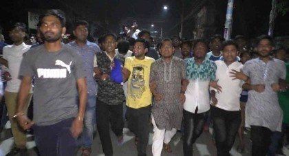 টিটুকে অভিনন্দন জানিয়ে আনন্দ মিছিল