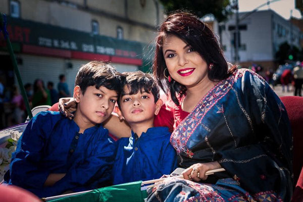 উচ্চস্বরে গান বাজছে ‘একতারা তুই দেশের কথা বল রে এবার বল’...