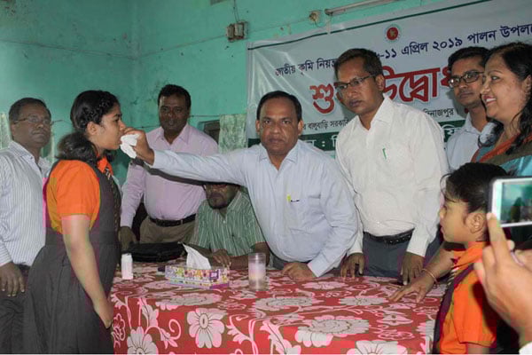 দিনাজপুড়ে জাতীয় কৃমি নিয়ন্ত্রণ সপ্তাহ উদ্বোধন