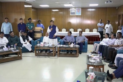 আন্দোলনের ১১ দিন; ববি শিক্ষার্থীদের সাথে মন্ত্রী-মেয়রের বৈঠক