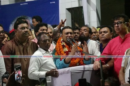 অঝোরে কাঁদলেন টিটু