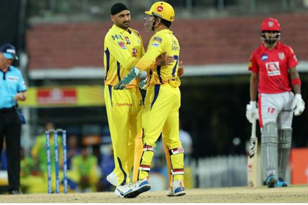 গেইলদের ২২ রানে হারিয়ে ফের শীর্ষে চেন্নাই

