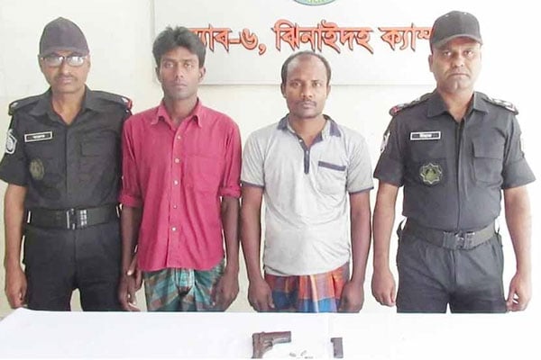 ঝিনাইদহে অস্ত্র-গুলিসহ আটক ২