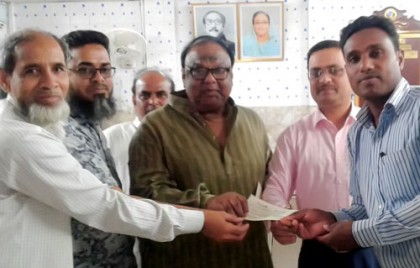 তিন উন্নয়ন প্রকল্পের চেক দিল রাজশাহী জেলা পরিষদ