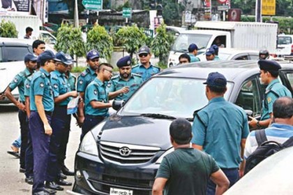 রাজধানীতে ট্রাফিক আইন অমান্যে ২৪ ঘণ্টায় পাঁচ হাজার মামলা