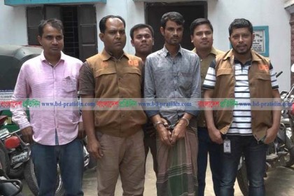 ভ্যানচালক শাহজাহানকে হত্যার রোমহর্ষক বর্ণনা দিলেন বাবুল মিয়া
