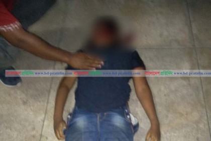 সেলফি তুলতে গিয়ে ট্রেনে কাটা পড়ে কিশোরের মৃত্যু