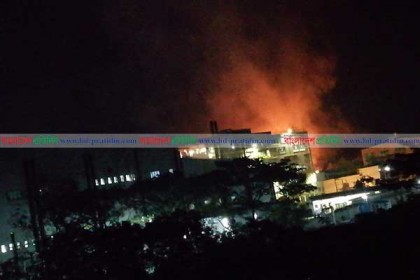 কুমিল্লা ইপিজেডে সুতার কারখানার আগুন নিয়ন্ত্রণে